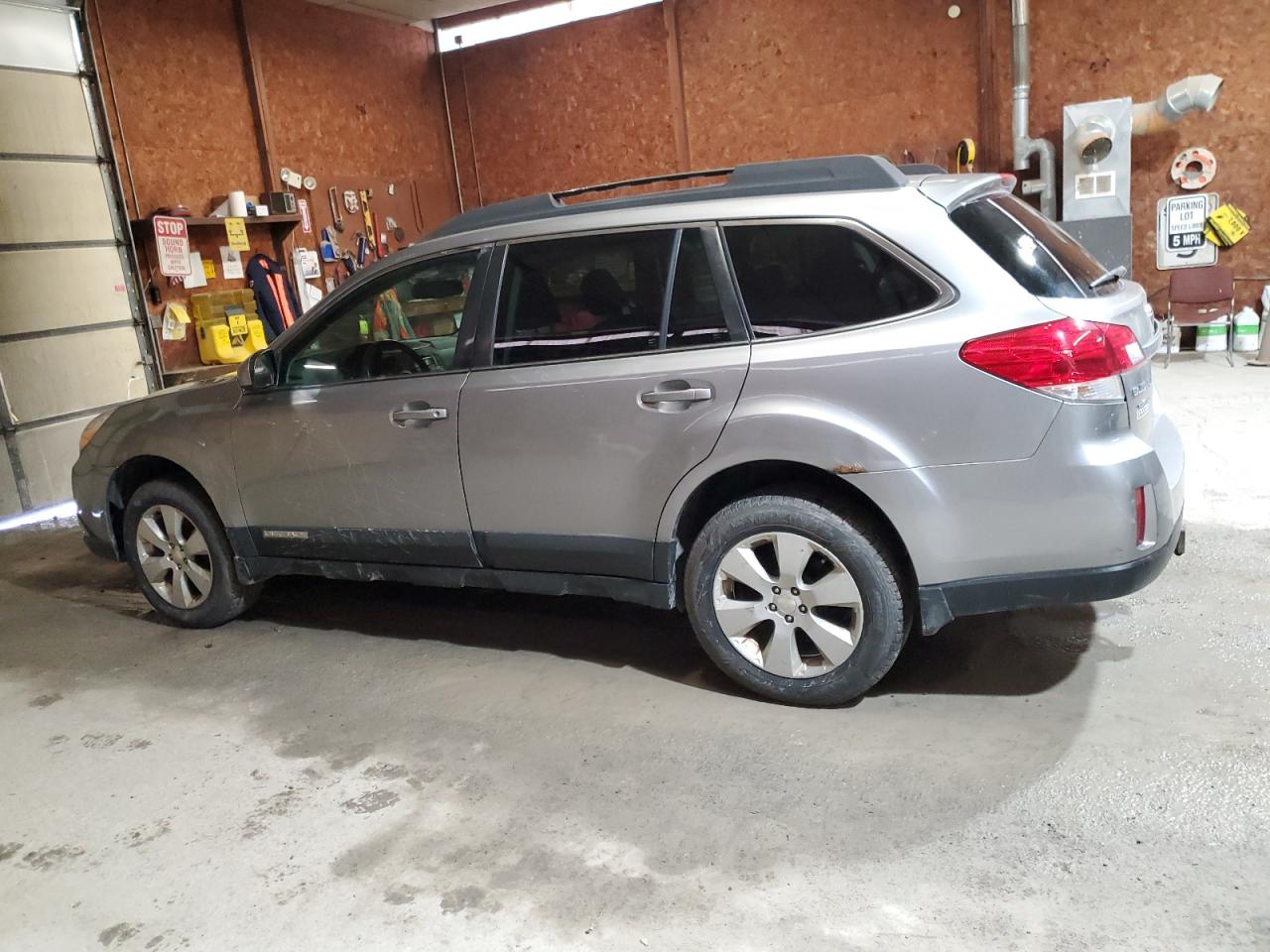 2010 Subaru Legacy - Image 2