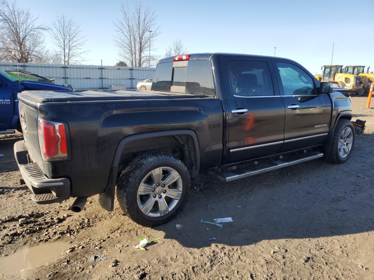 2018 GMC Sierra - Image 3