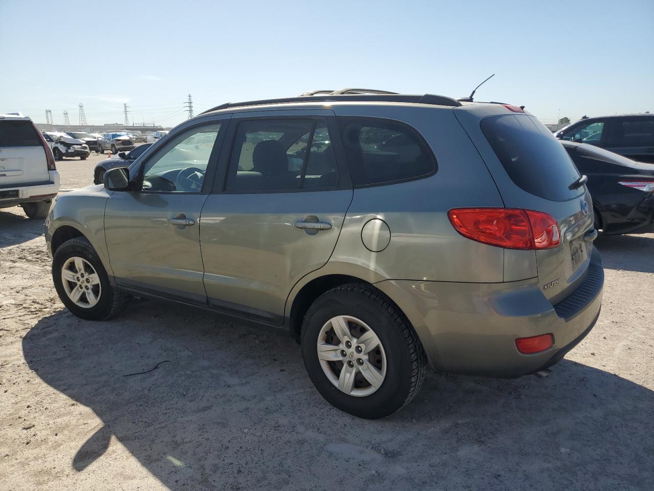 2009 Hyundai Santa Fe - Image 2