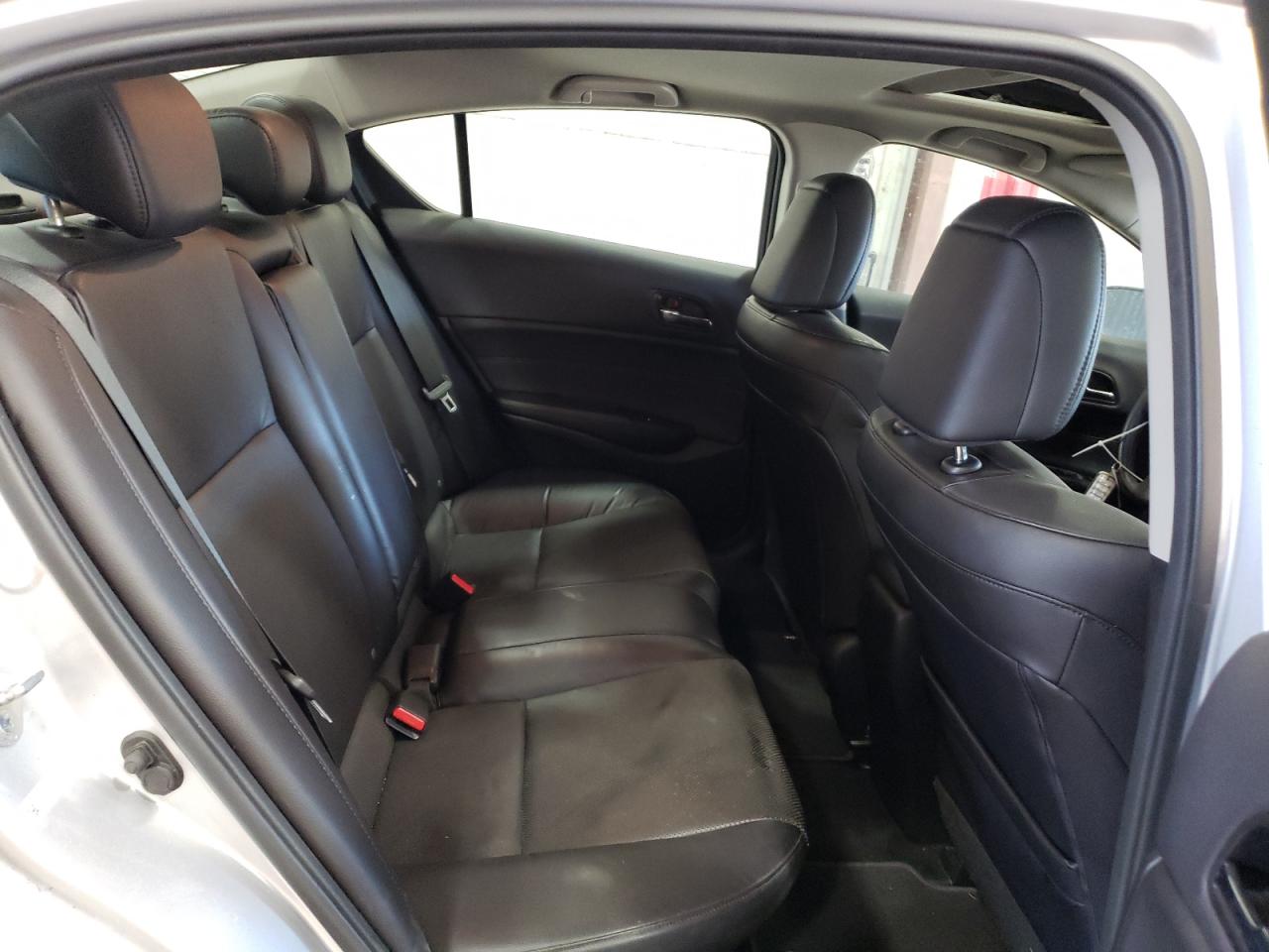2014 Acura ILX - Image 10