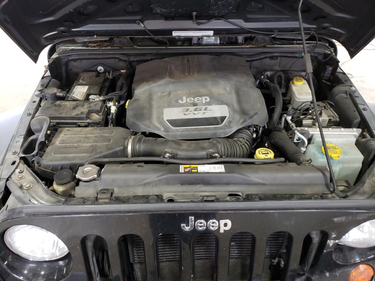 2012 Jeep Wrangler - Image 11