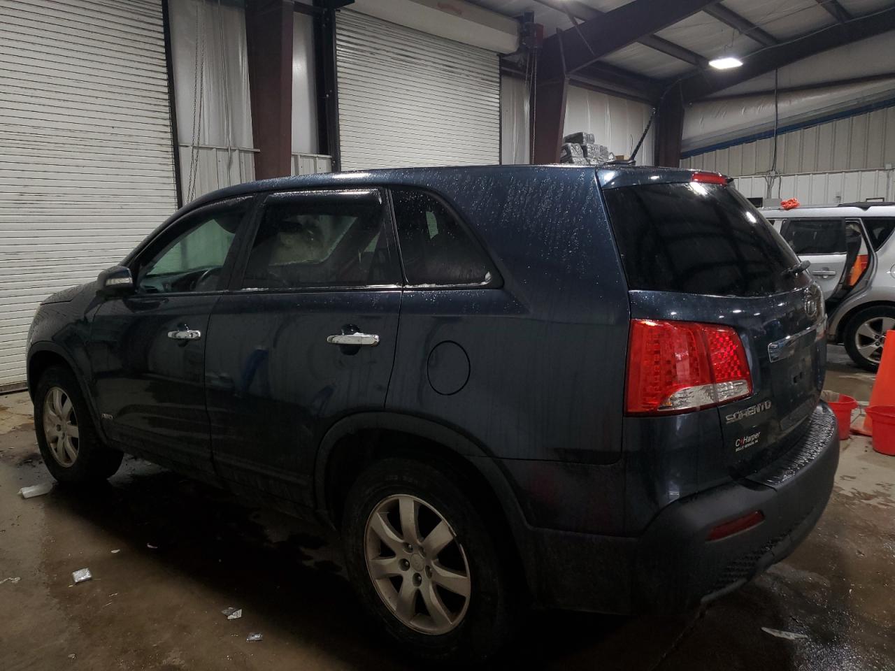 2011 Kia Sorento - Image 2