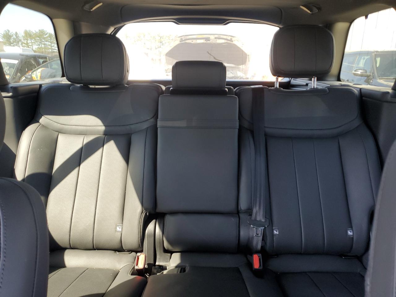 2023 Land Rover Range Rover - Image 10