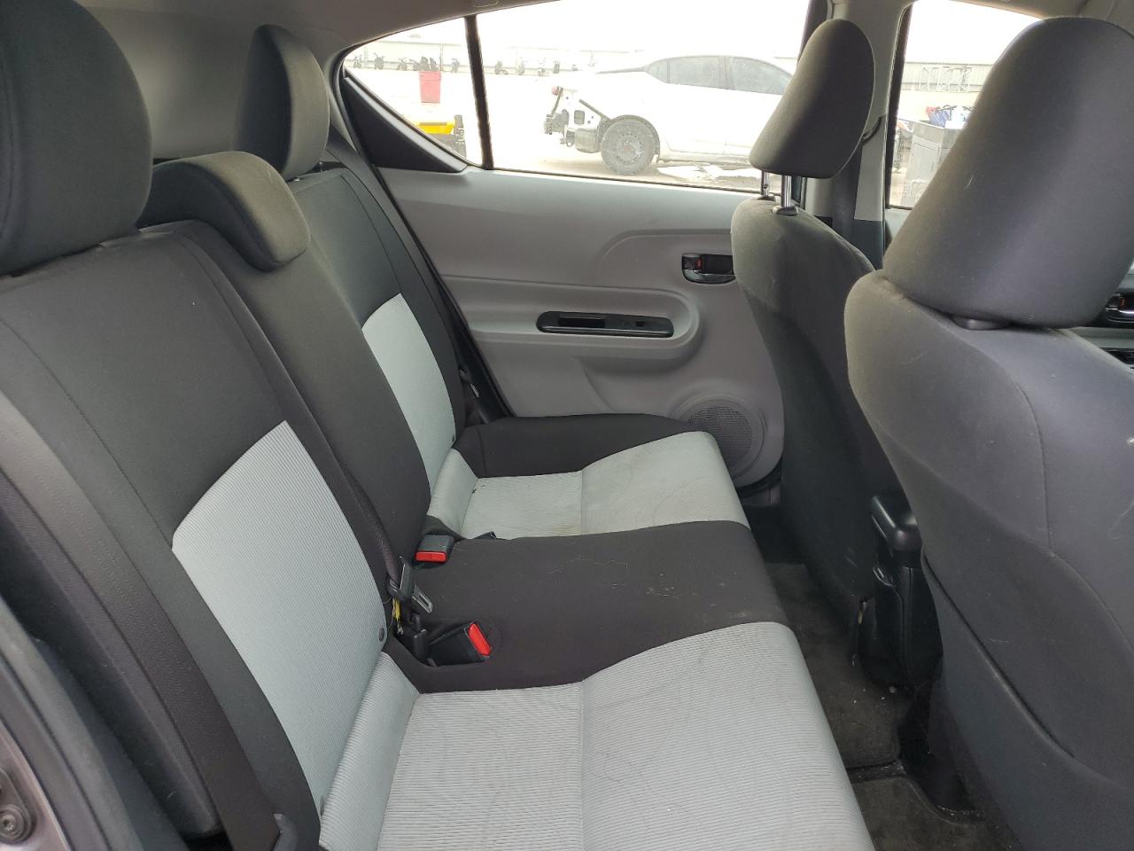 2013 Toyota Prius - Image 10