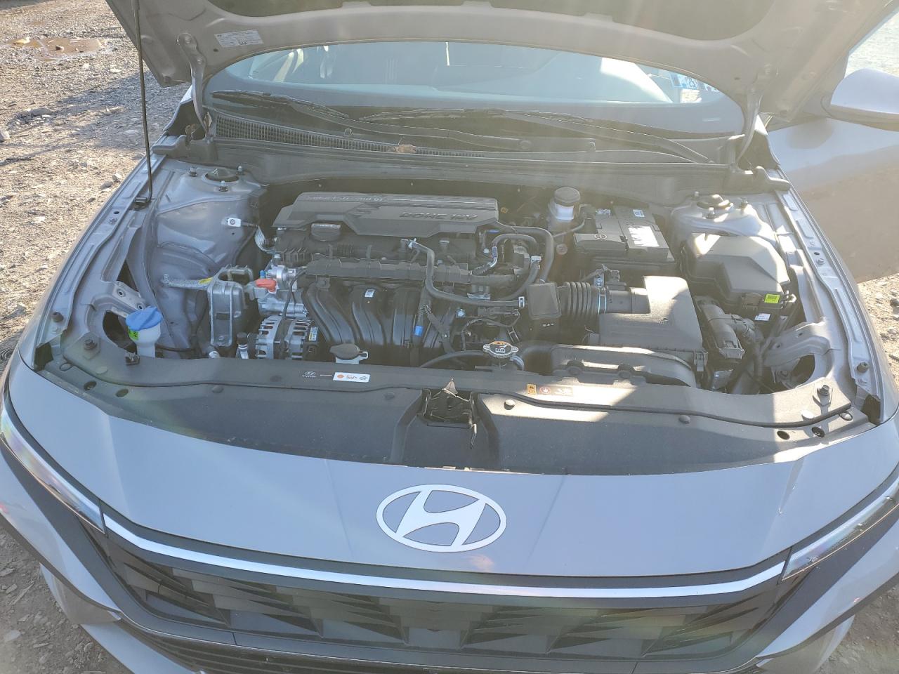 2024 Hyundai Elantra - Image 11