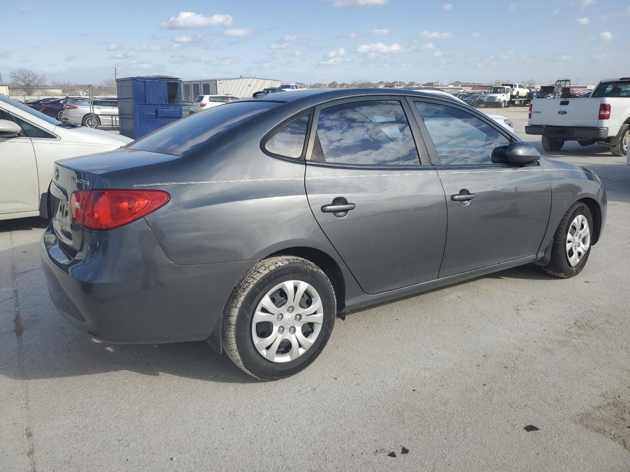 2009 Hyundai Elantra - Image 3