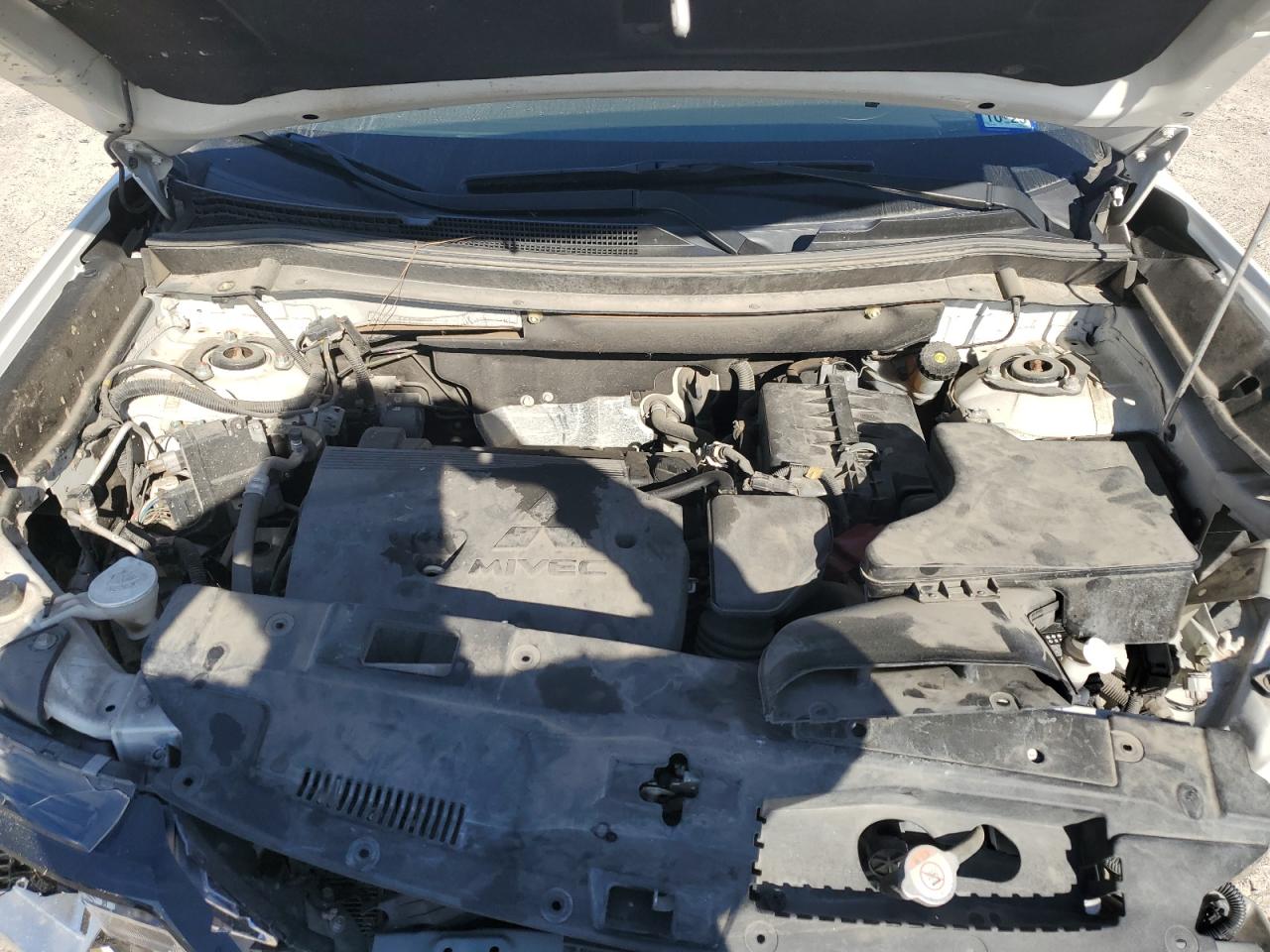 2019 Mitsubishi Outlander - Image 13