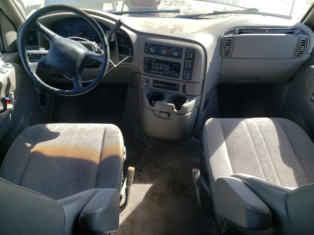 2001 GMC Safari - Image 8