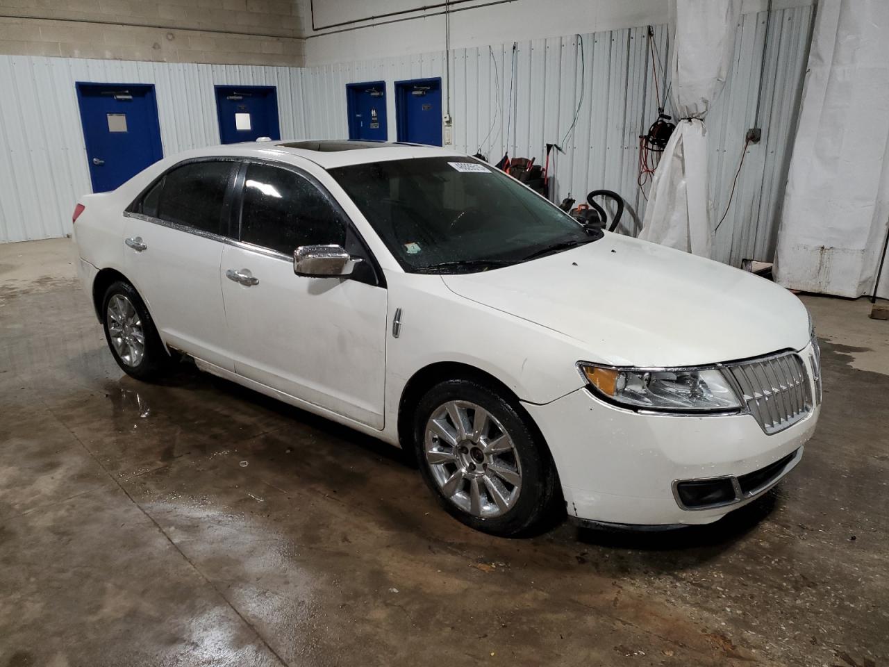 2010 Lincoln MKZ - Image 4