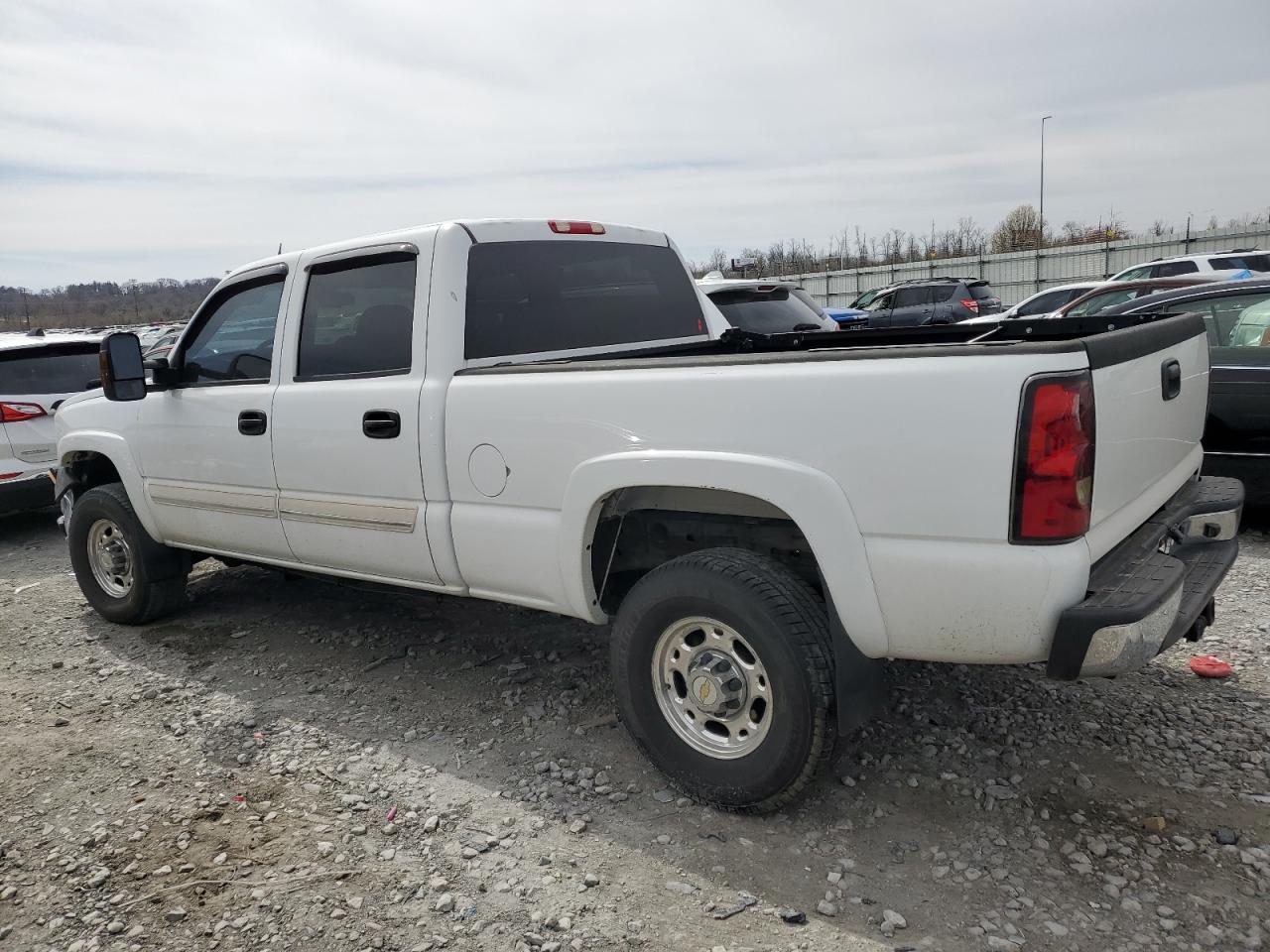2004 Chevrolet Silverado - Image 2