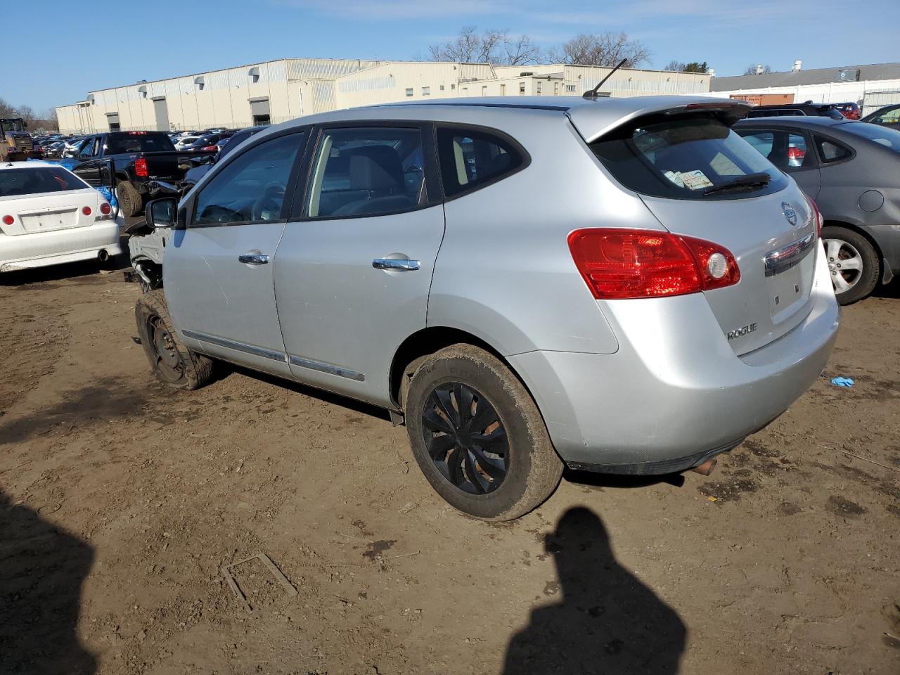 2011 Nissan Rogue - Image 2