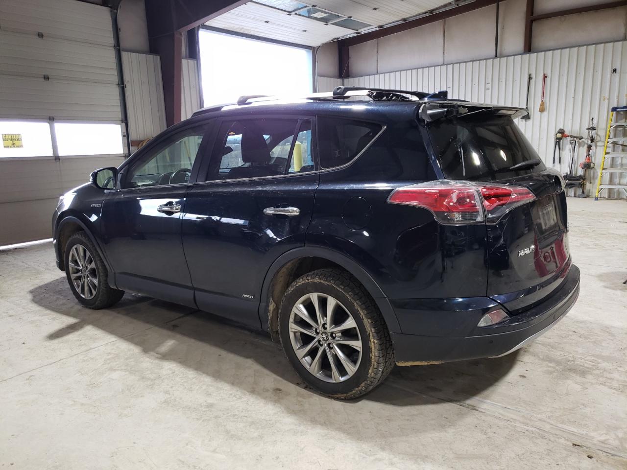 2017 Toyota RAV 4 - Image 2