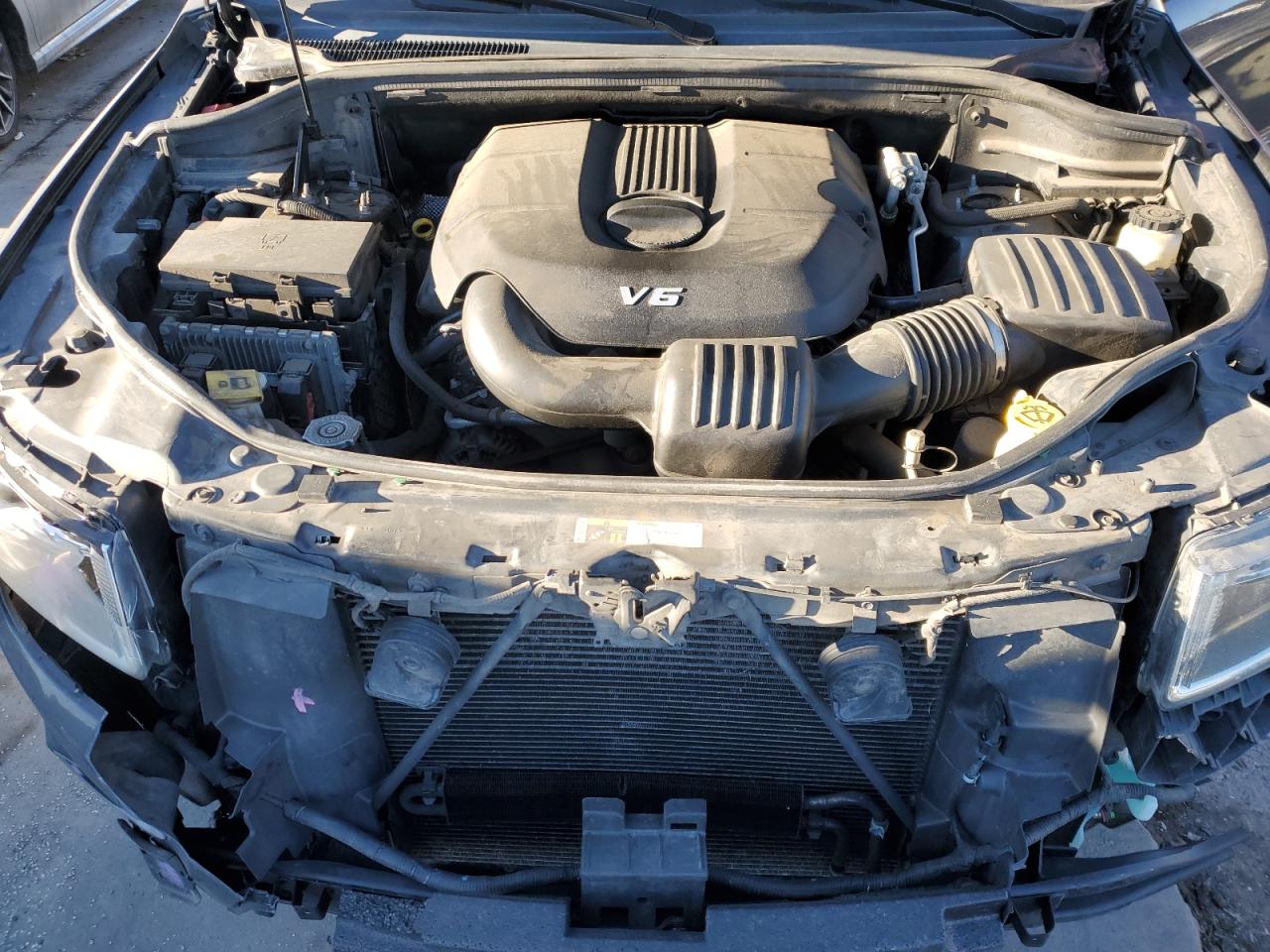 2015 Jeep Grand Cherokee - Image 12