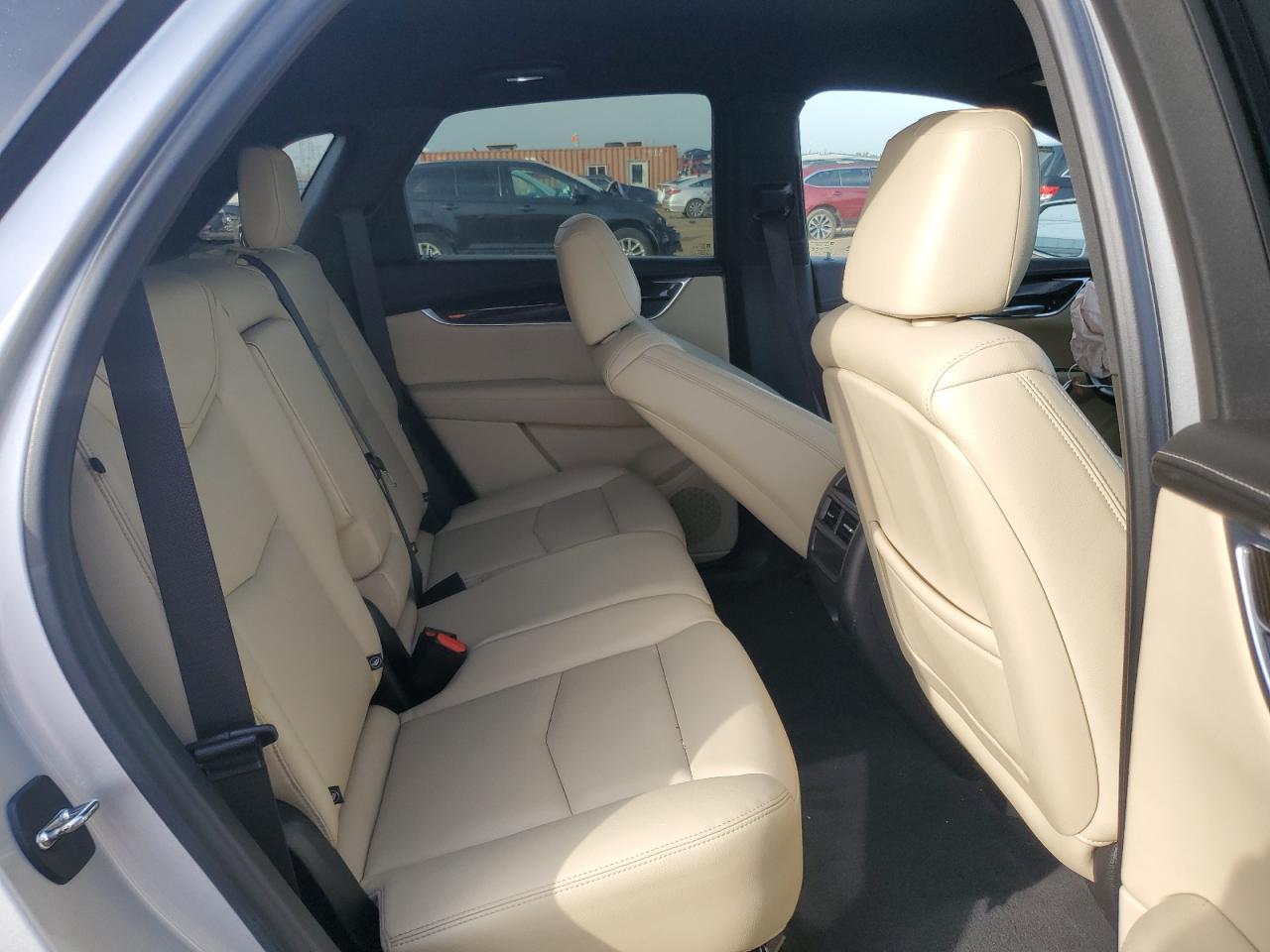 2018 Cadillac XT5 - Image 10