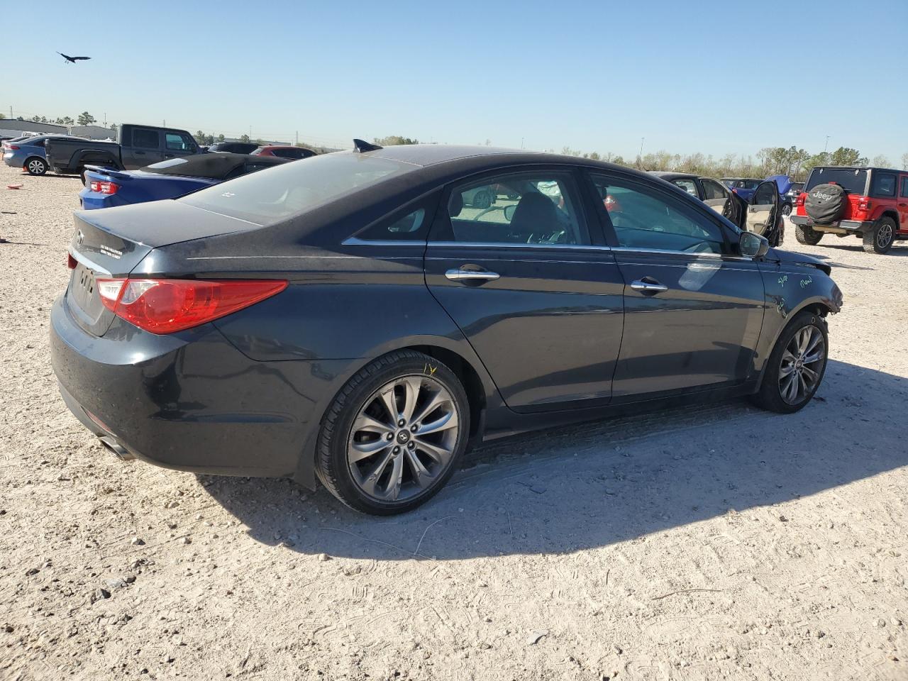 2013 Hyundai Sonata - Image 3