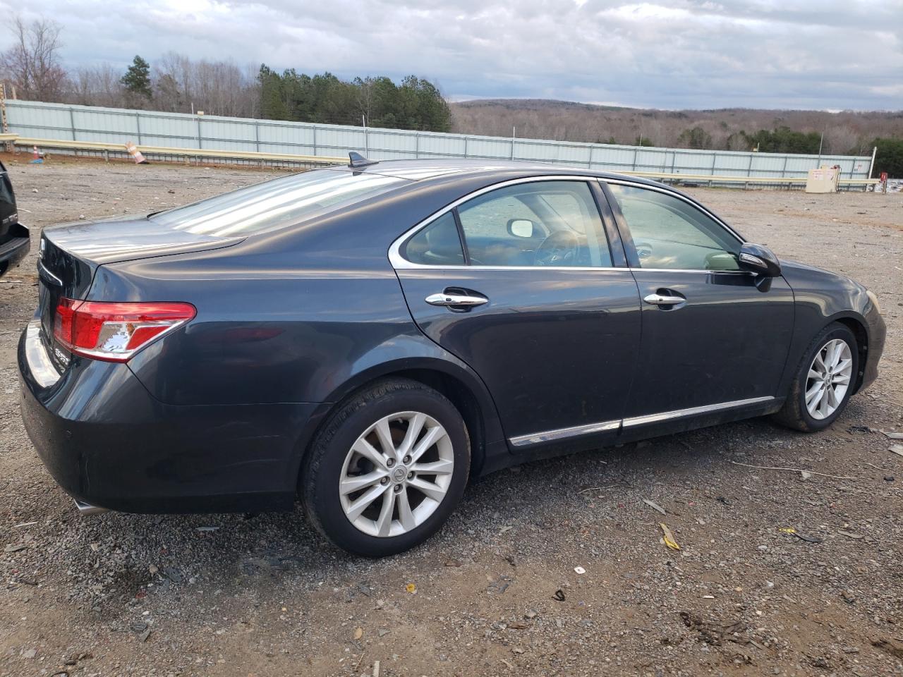 2011 Lexus ES - Image 3