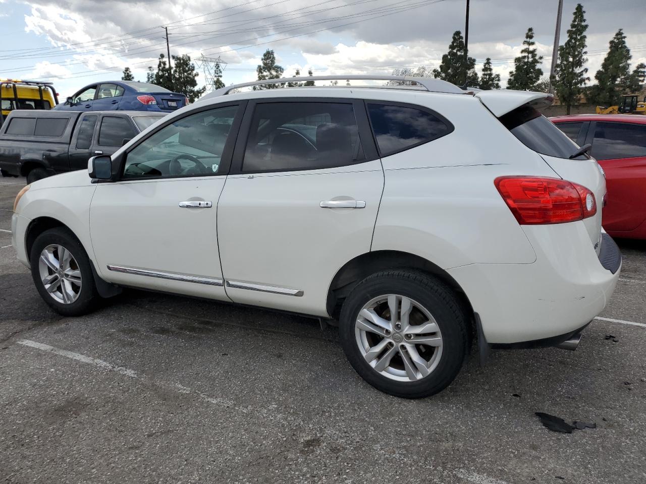 2013 Nissan Rogue - Image 2