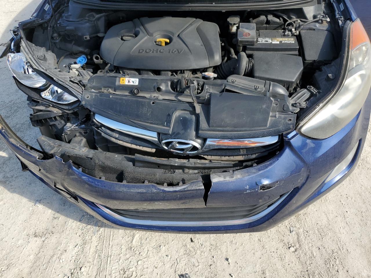 2013 Hyundai Elantra - Image 12
