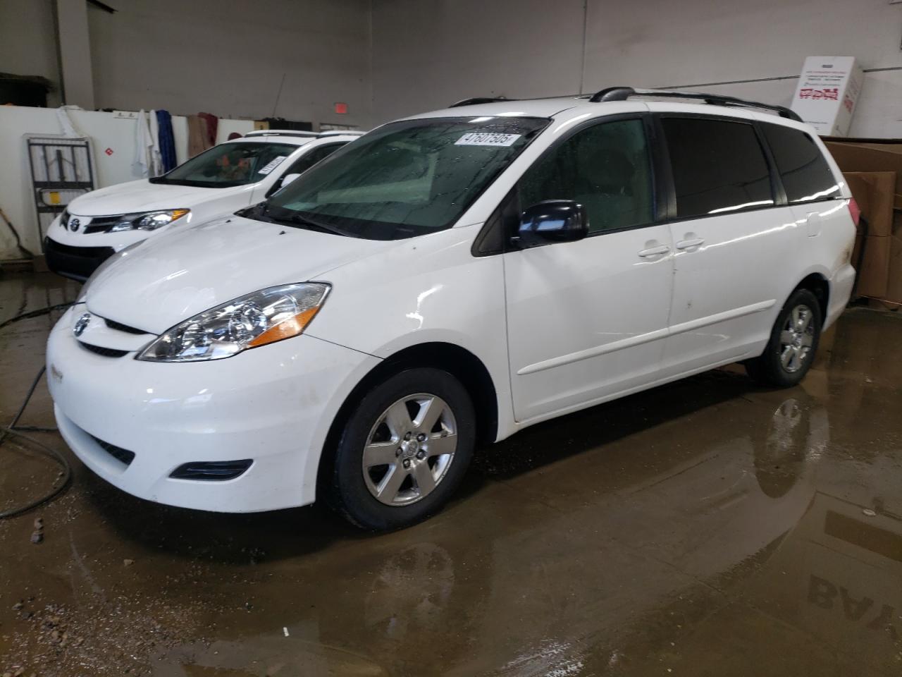 2008 Toyota Sienna - Image 1