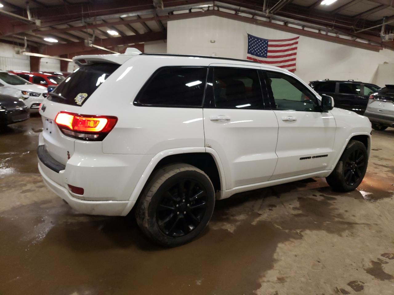 2018 Jeep Grand Cherokee - Image 3