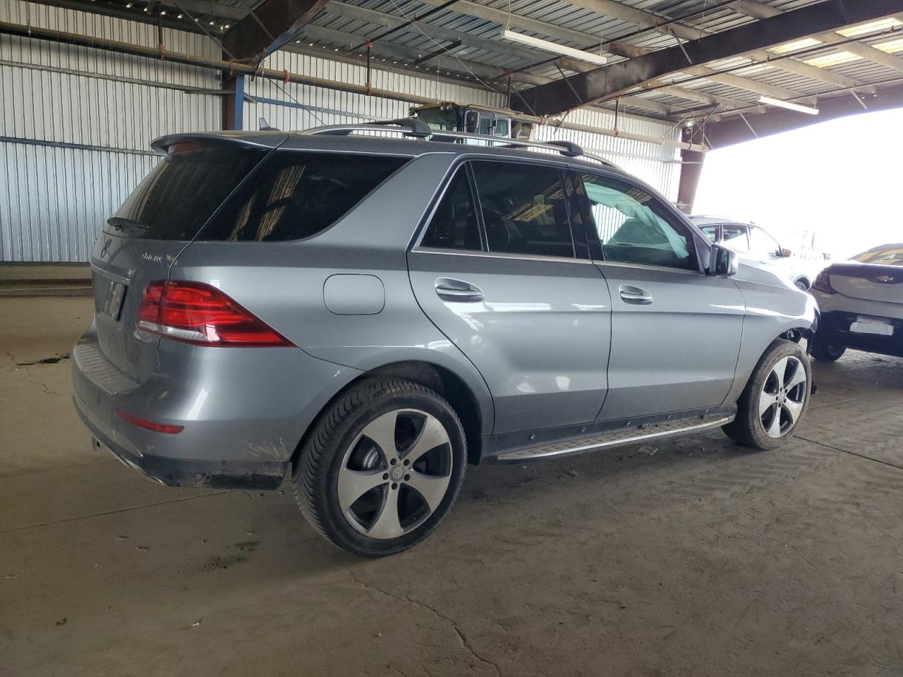 2016 Mercedes-Benz GLE - Image 3