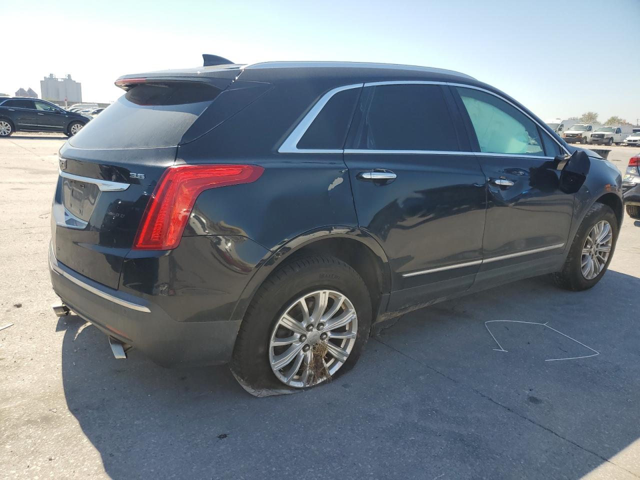 2017 Cadillac XT5 - Image 3