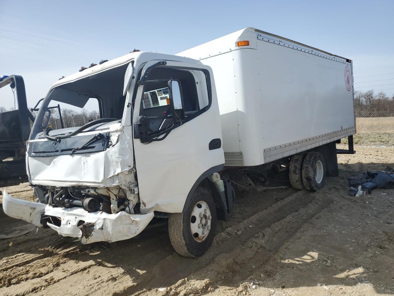 2010 Mitsubishi Fuso Truck Of America Inc Fe 84D for Sale in Columbia, MO - All Over