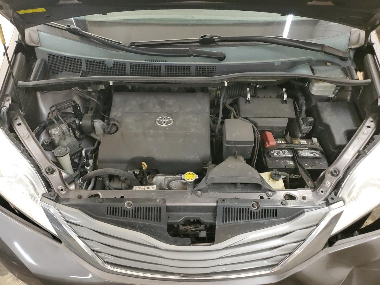 2013 Toyota Sienna - Image 13