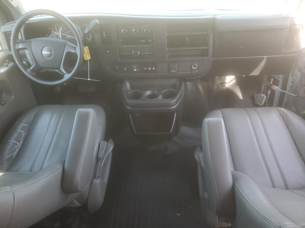 2016 GMC Savana - Image 8