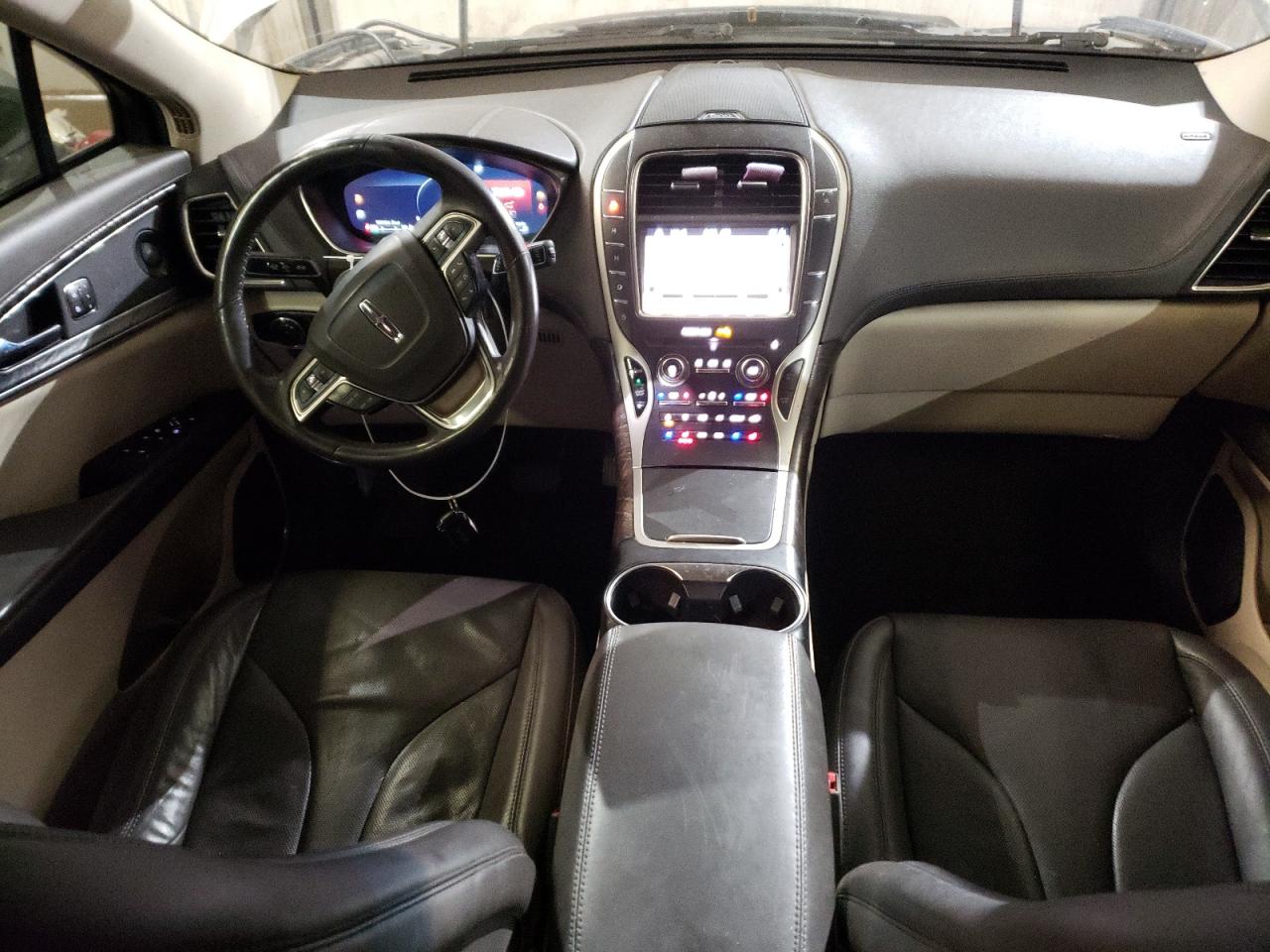 2019 Lincoln Nautilus - Image 8