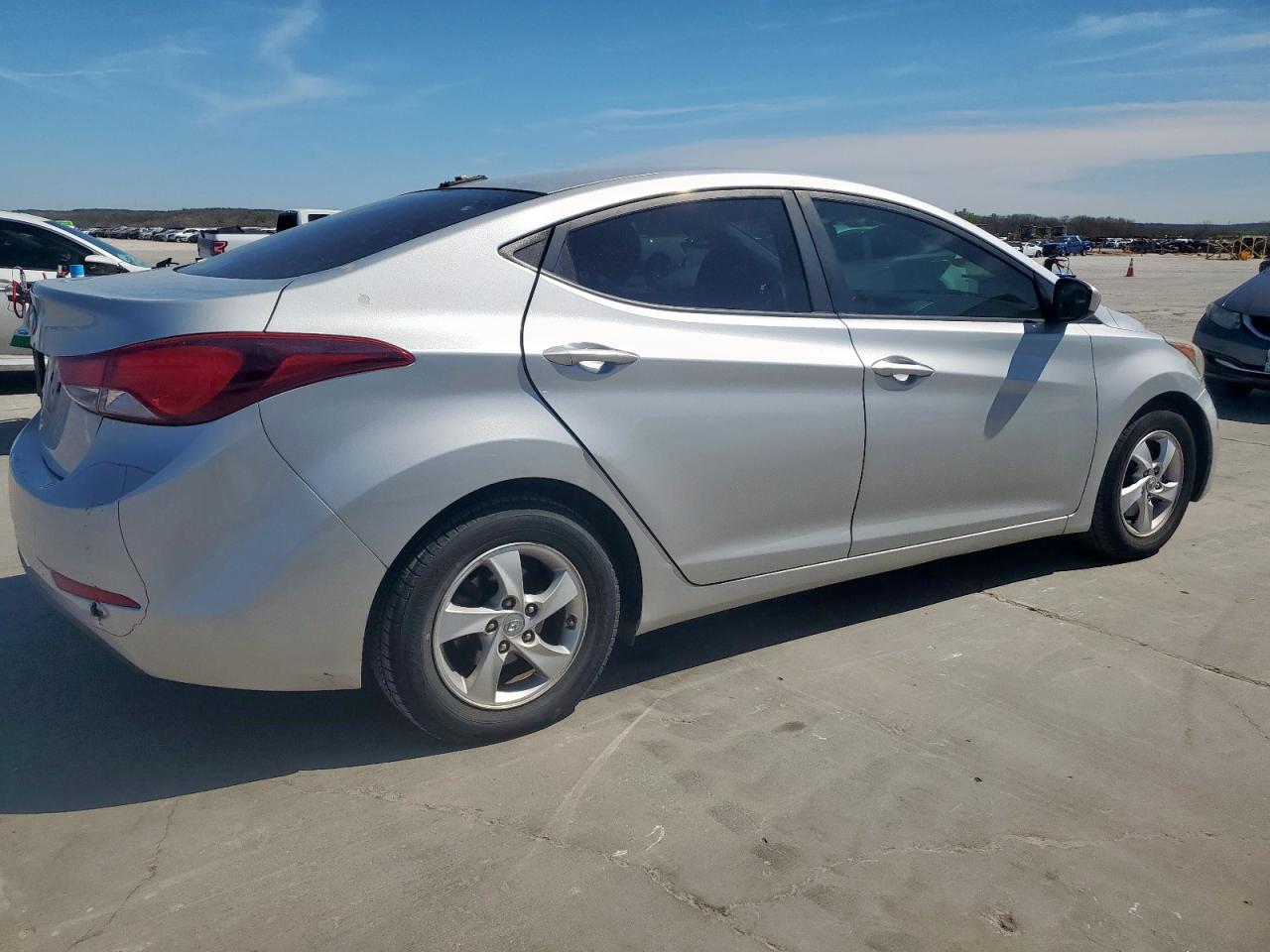 2015 Hyundai Elantra - Image 3