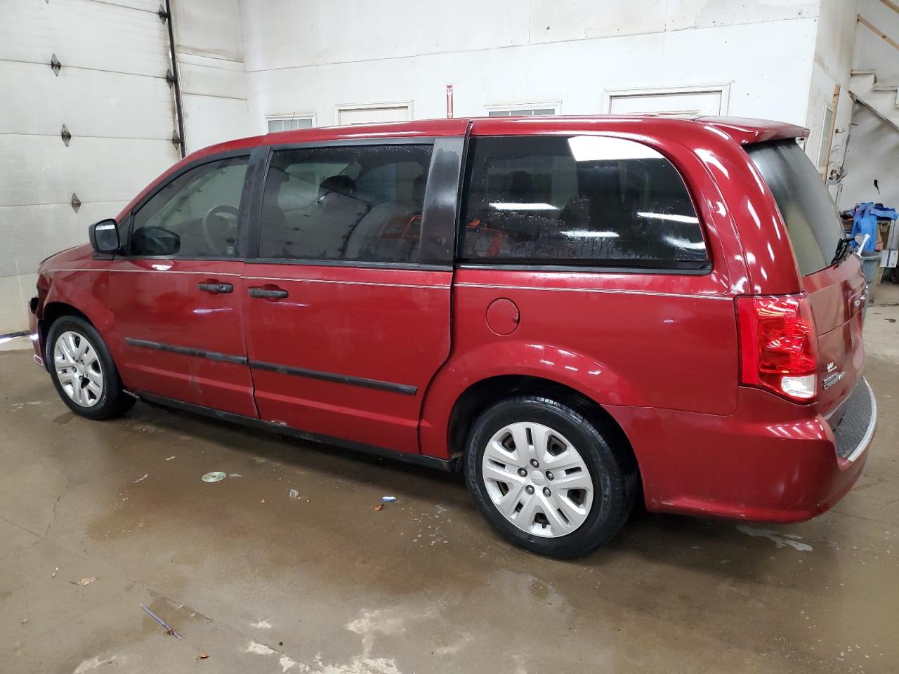 2015 Dodge Caravan - Image 2