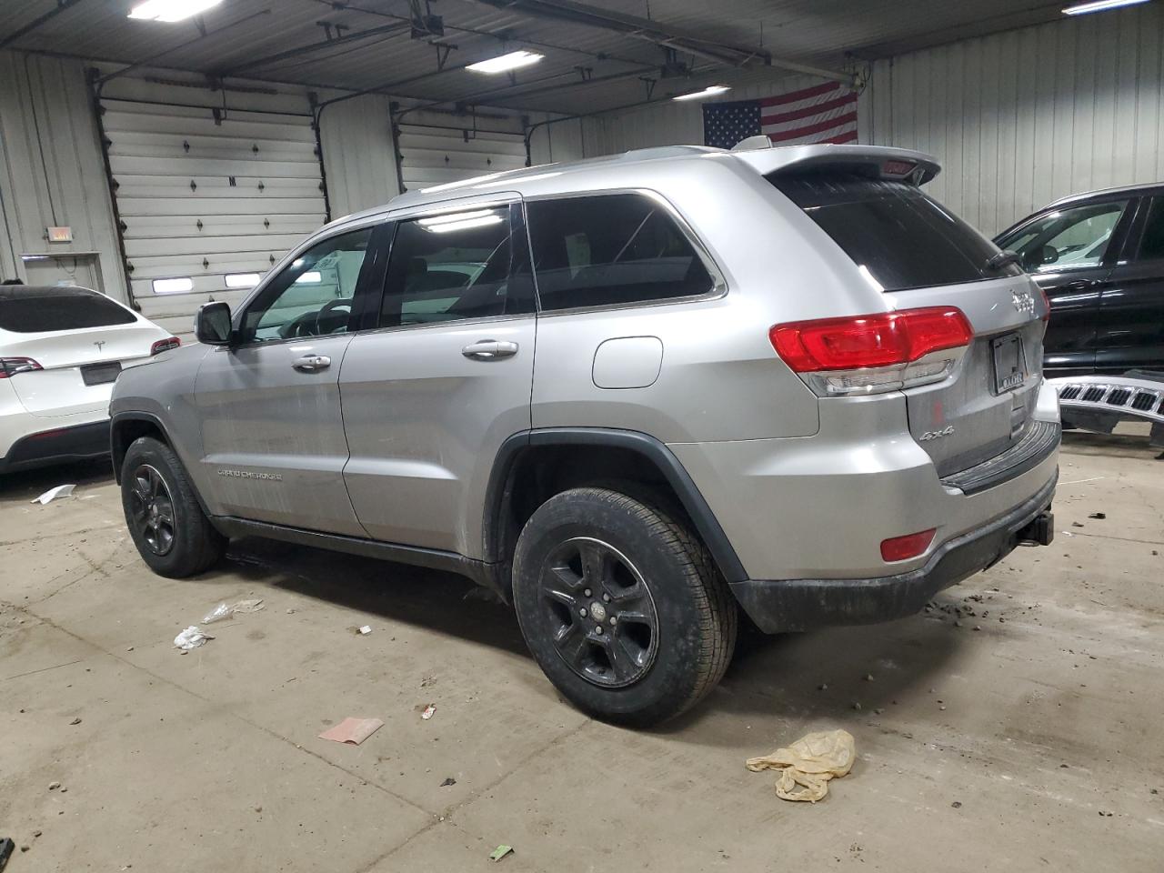 2014 Jeep Grand Cherokee - Image 2