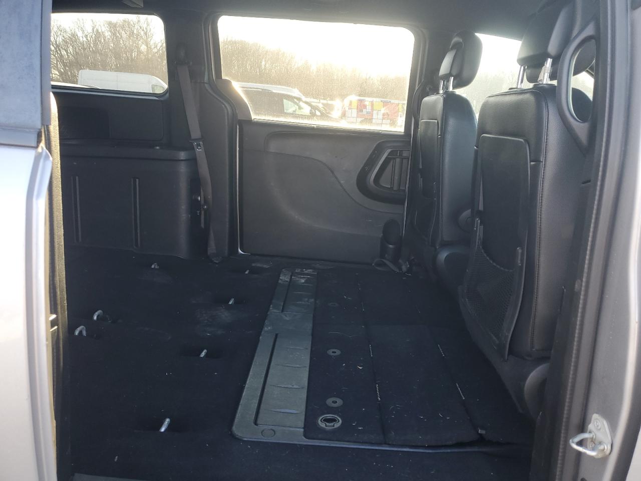 2018 Dodge Caravan - Image 11