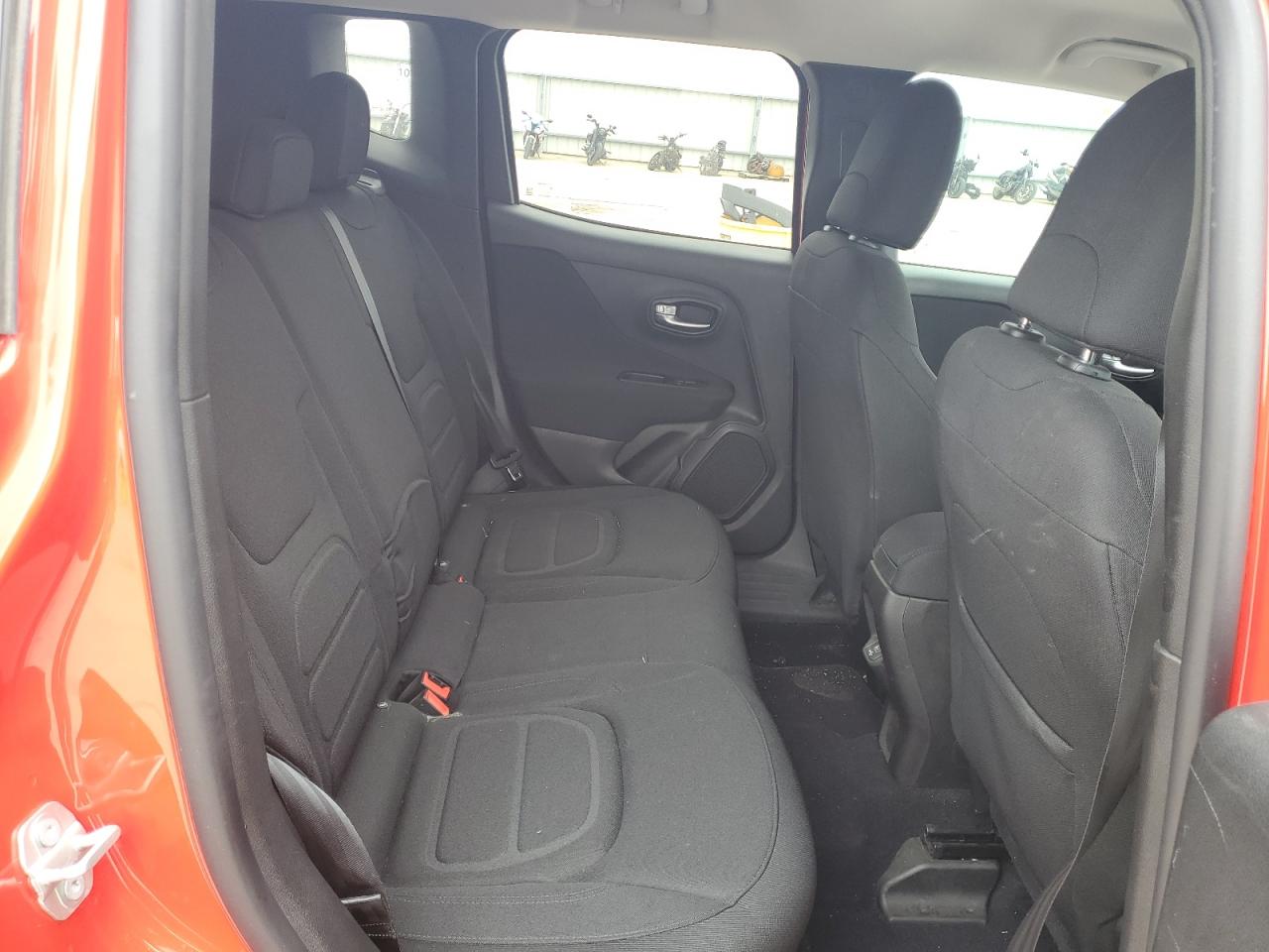 2020 Jeep Renegade - Image 10