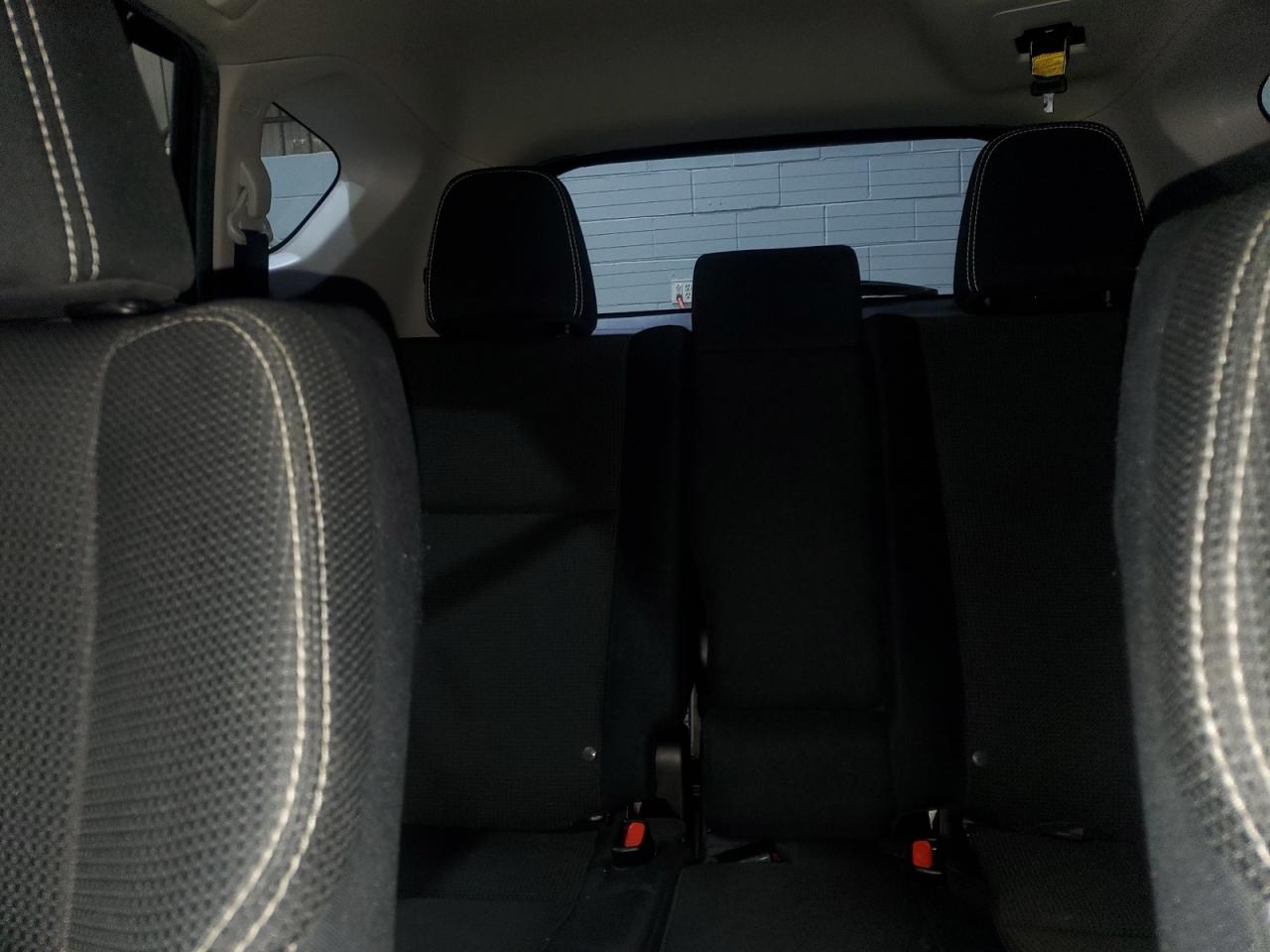 2016 Toyota RAV 4 - Image 10