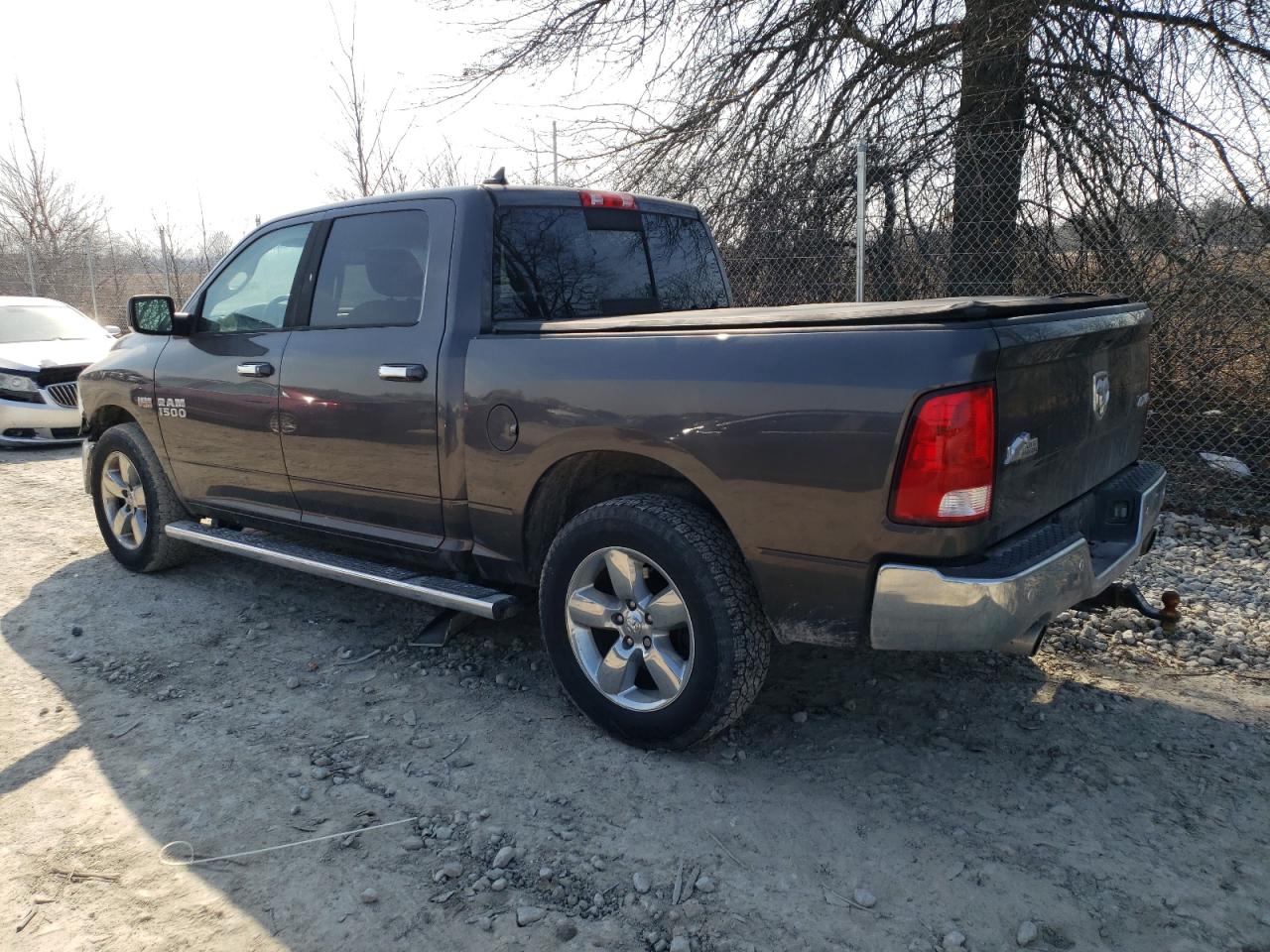 2016 RAM 1500 - Image 2