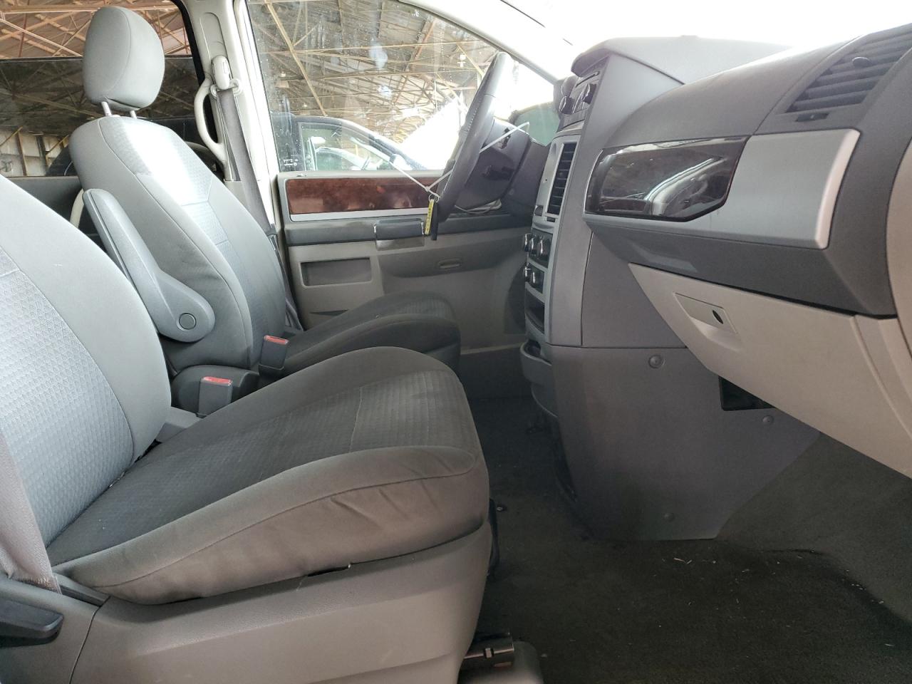 2010 Chrysler Town & Country Touring VIN: 2A4RR5D13AR228895 Lot: 48031195