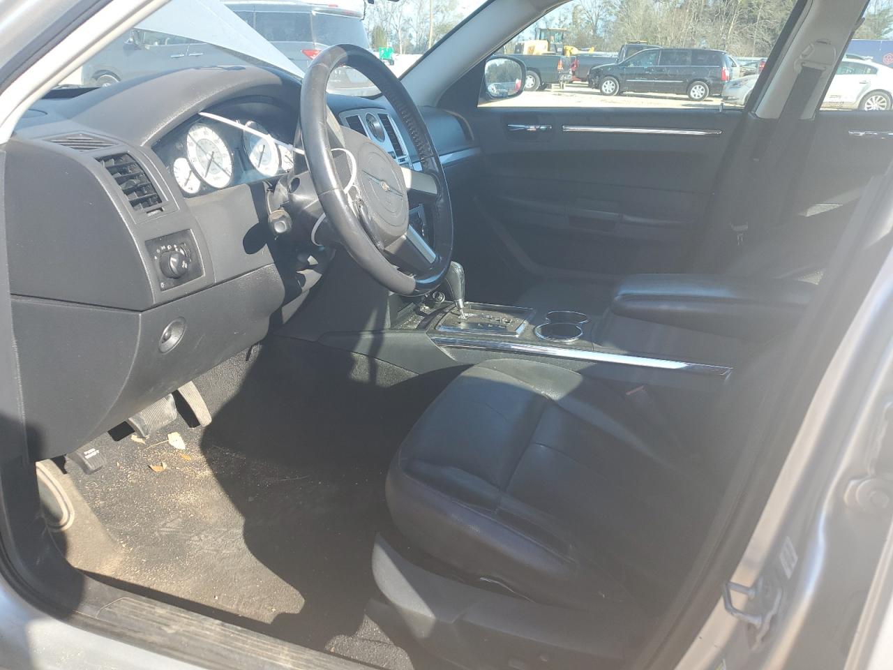 2009 Chrysler 300 - Image 7