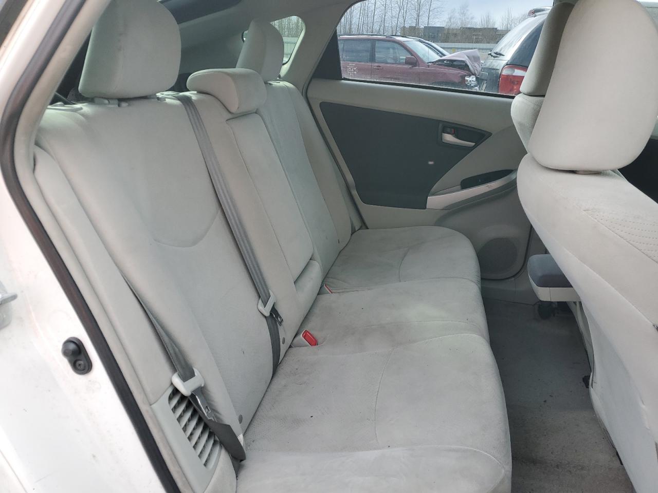 2010 Toyota Prius - Image 10