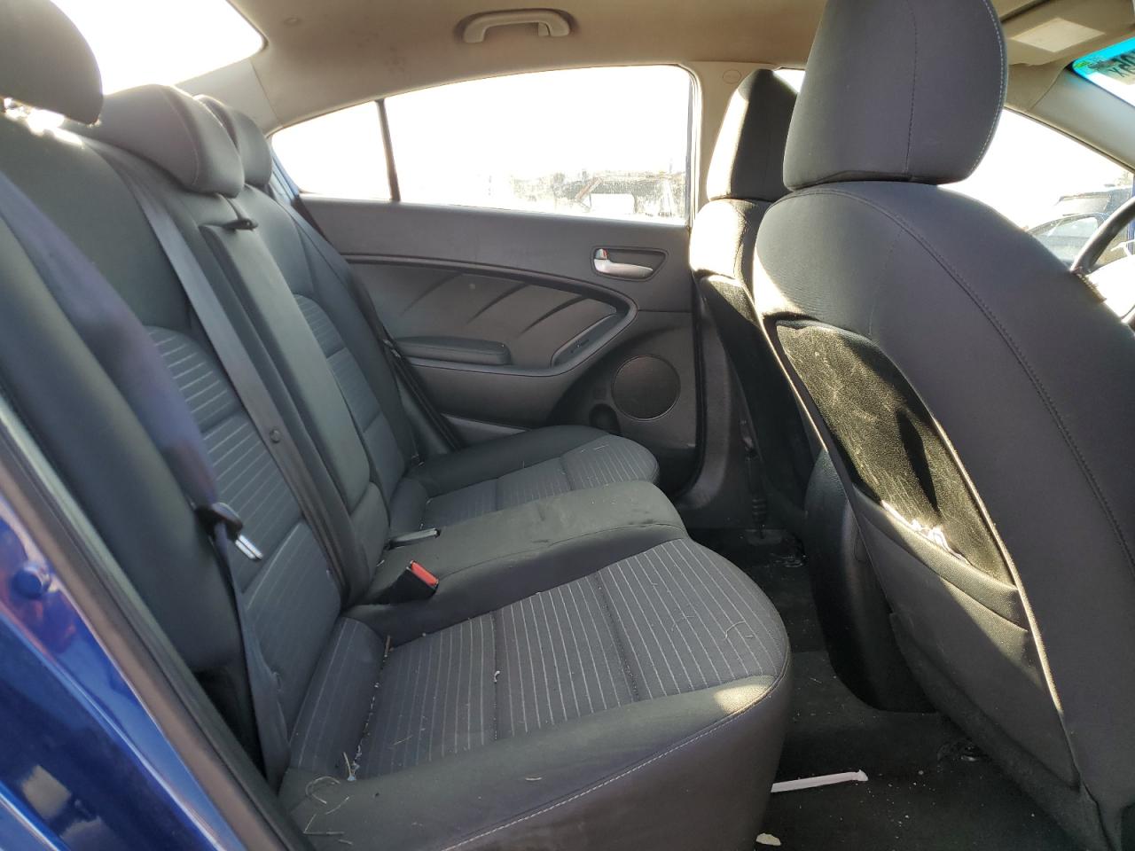 2017 Kia Forte - Image 10