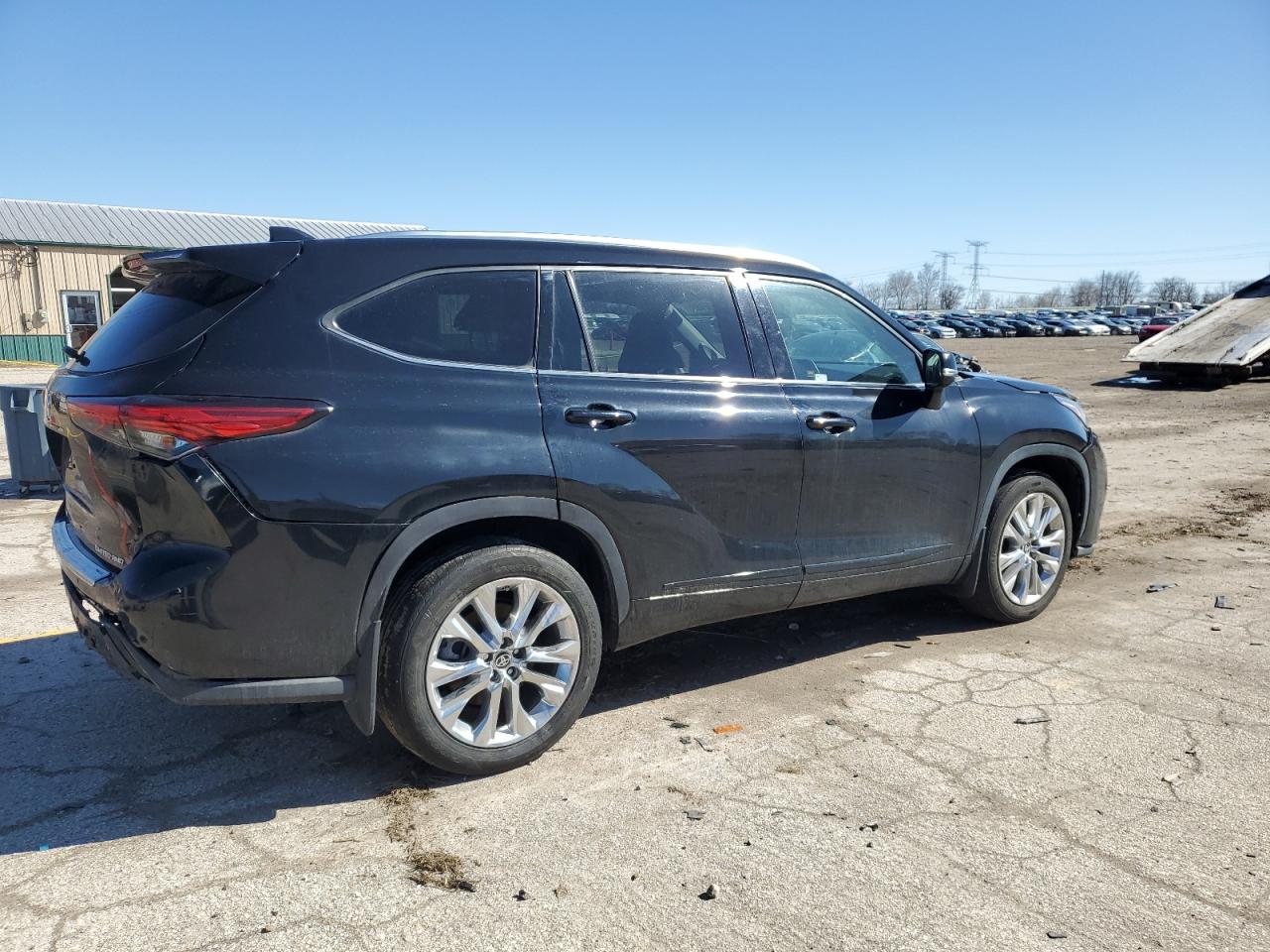 2020 Toyota Highlander - Image 3
