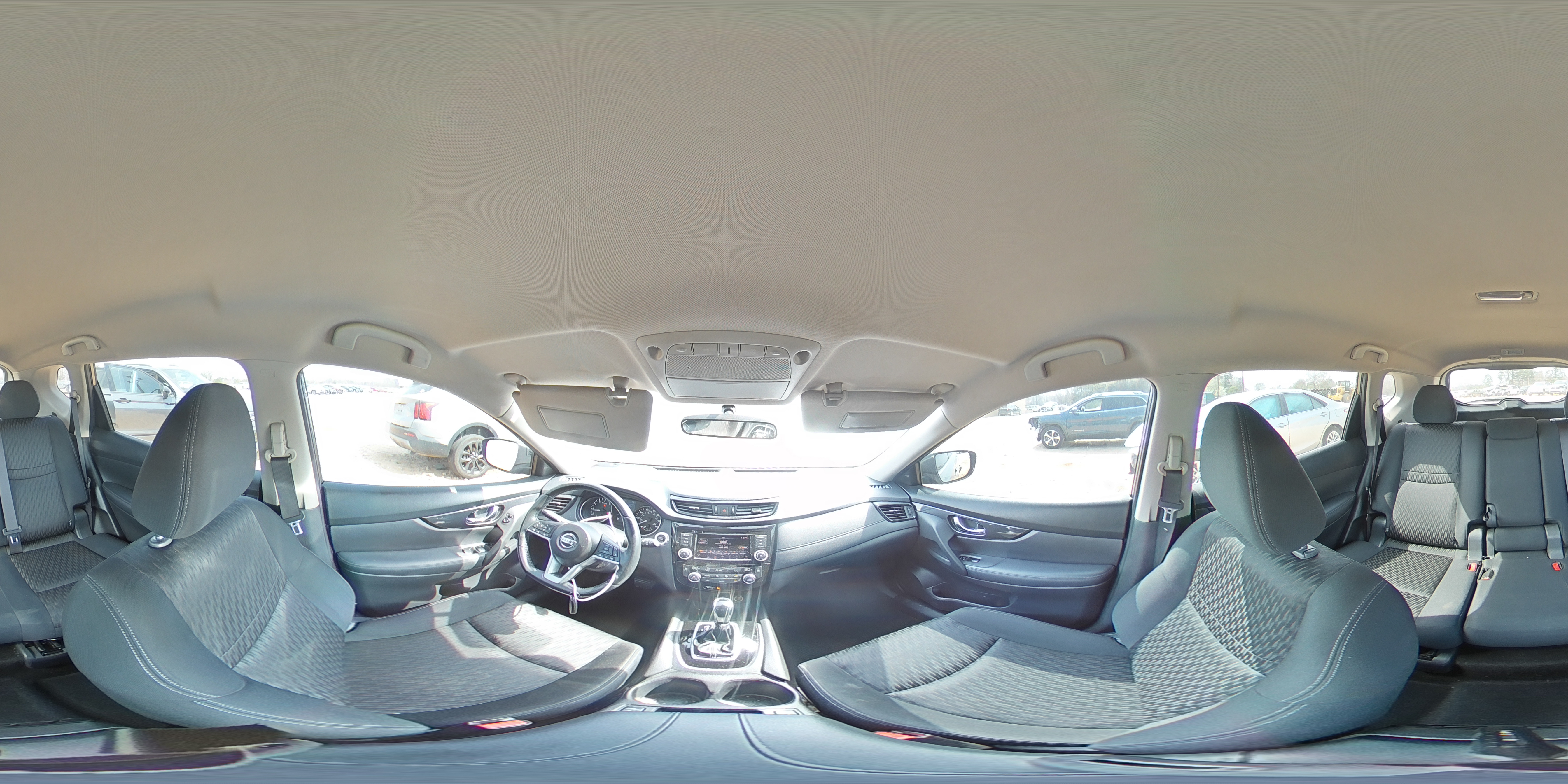 2018 Nissan Rogue - Image 13