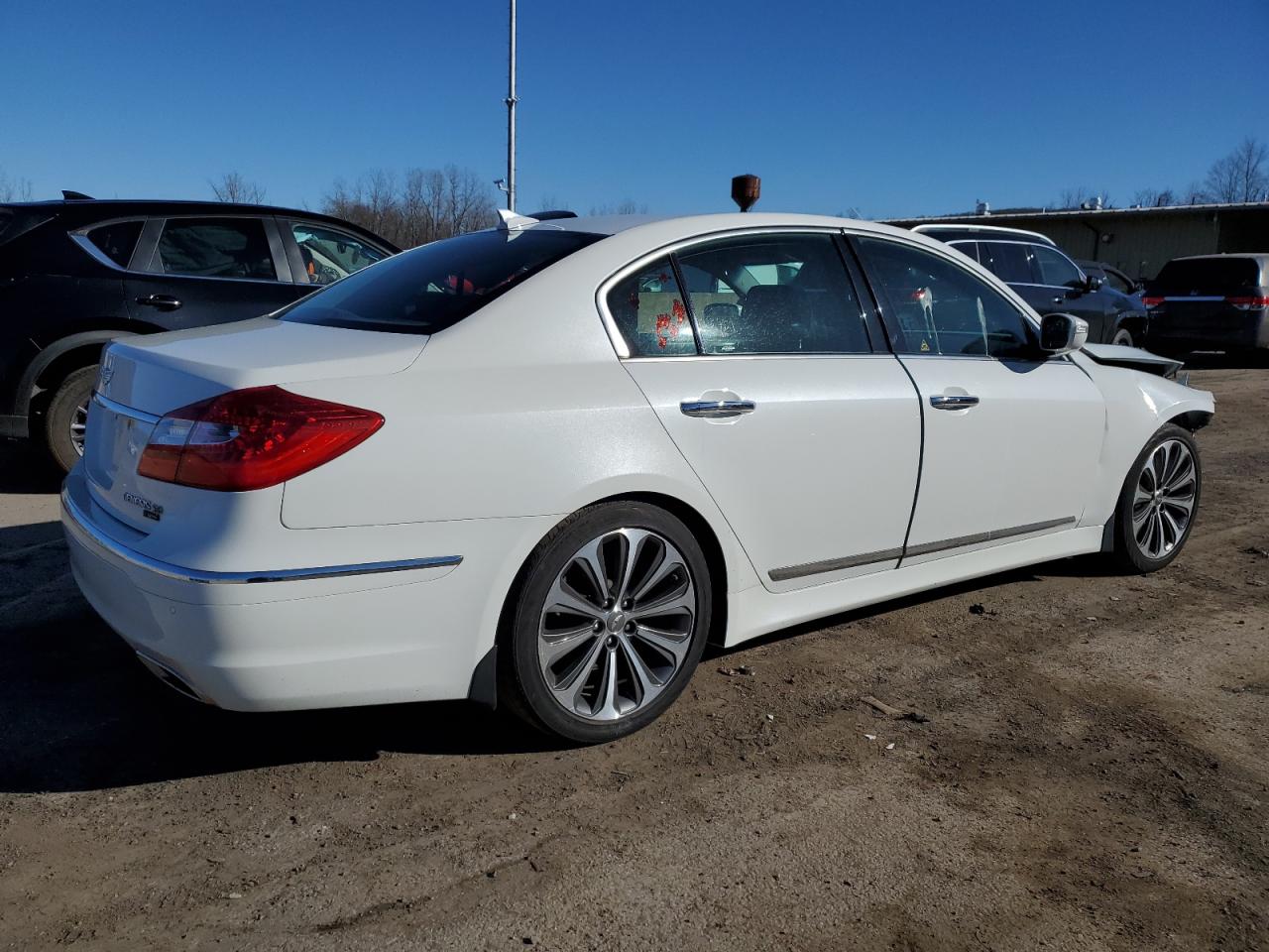 2013 Hyundai Genesis - Image 3