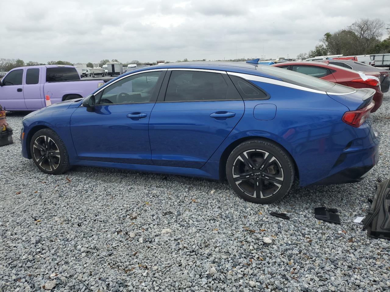 2023 Kia K5 - Image 2