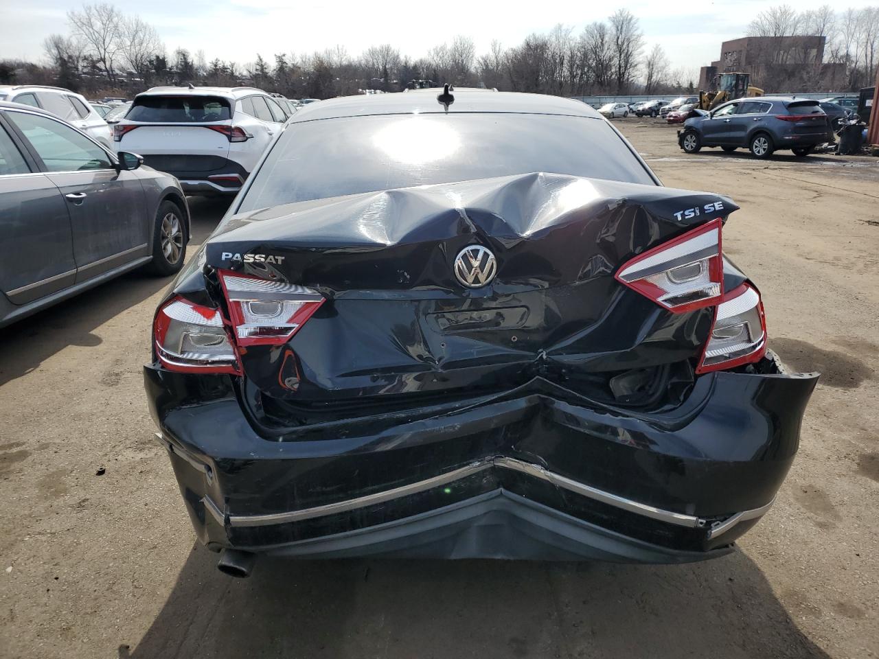 2015 Volkswagen Passat - Image 6