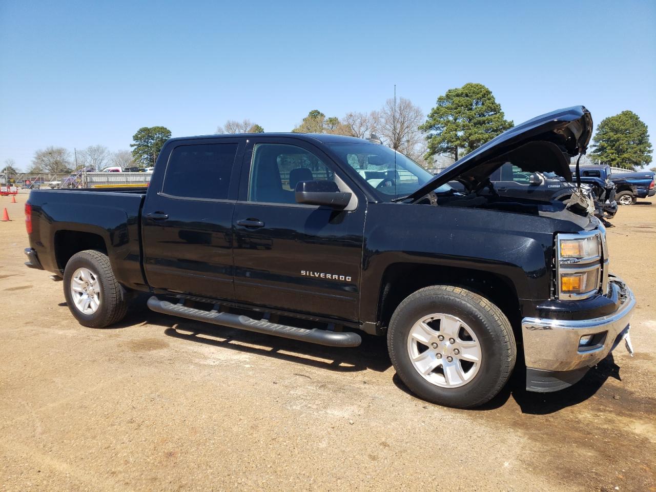 2015 Chevrolet Silverado - Image 4