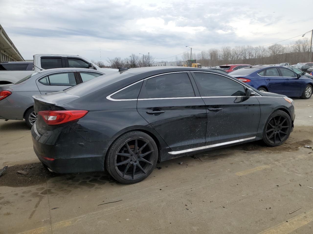 2015 Hyundai Sonata - Image 3