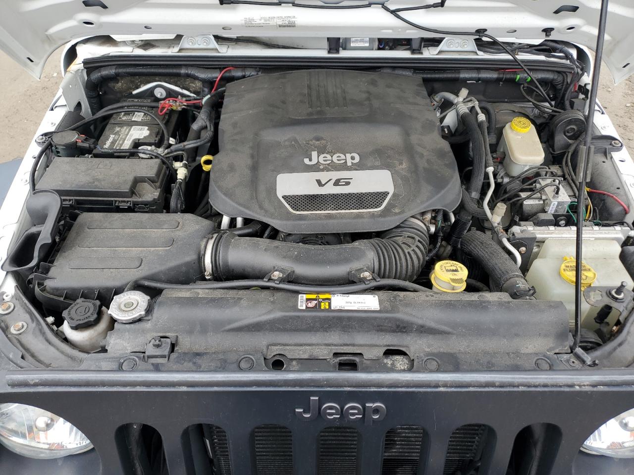 2016 Jeep Wrangler - Image 11