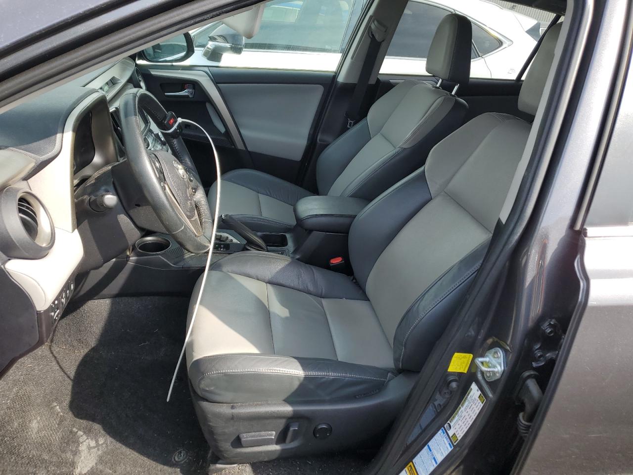 2015 Toyota RAV 4 - Image 7
